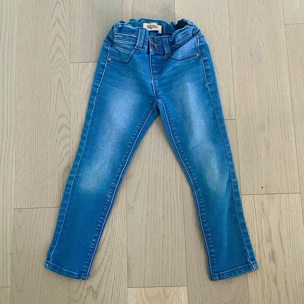 Toddler girl leggings in size 5T.